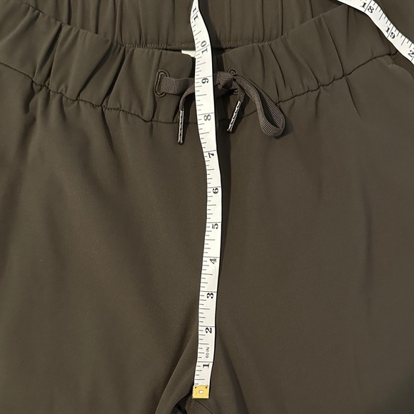 Lululemon Sz 6 On The Fly Crop Casual Crop Dark Olive Drawstring Women’s Pants - Picture 8 of 9